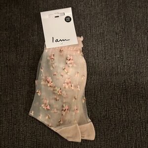 Floral Sheer Socks - Cream